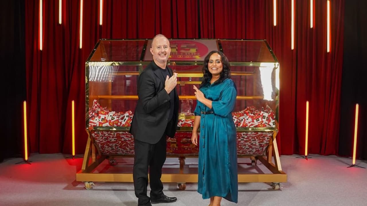 ബിഗ് ടിക്കറ്റിലൂടെ 15 മില്യൺ ദിർഹം നേടി അബു ദാബിയിൽ നിന്നുള്ള ടെക് കൺസൾട്ടന്റ് ബിഗ് ടിക്കറ്റിലൂടെ 15 മില്യൺ ദിർഹം നേടി അബു ദാബിയിൽ നിന്നുള്ള ടെക് കൺസൾട്ടന്റ്