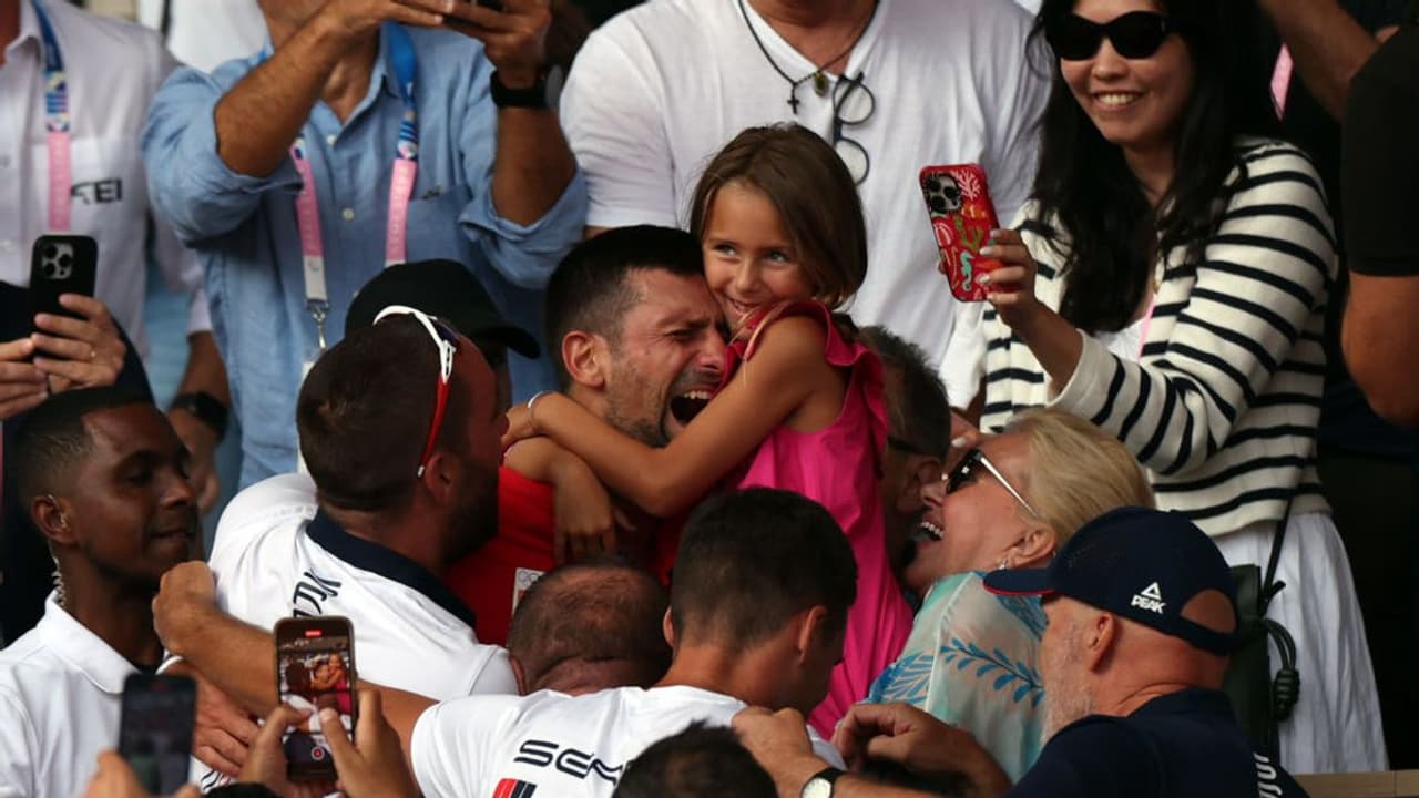 ഒളിംപിക്സില് അല്കാരസിനോട് കണക്കു തീര്ത്തു; ഗോള്ഡന് സ്ലാം നേട്ടത്തിനൊടുവില് പൊട്ടിക്കരഞ്ഞ് ജോക്കോ ഒളിംപിക്സില് അല്കാരസിനോട് കണക്കു തീര്ത്തു; ഗോള്ഡന് സ്ലാം നേട്ടത്തിനൊടുവില് പൊട്ടിക്കരഞ്ഞ് ജോക്കോ