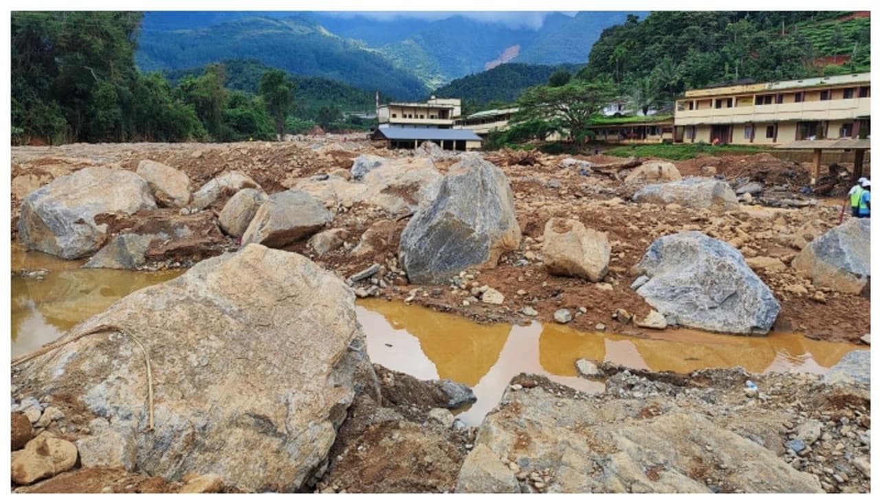 'ദുരന്തസ്ഥലത്ത് നിന്ന് 10 കി.മീ ദൂരെയാണ് കരിങ്കൽ ക്വാറി'; കേന്ദ്രമന്ത്രിയുടെ കുറ്റപ്പെടുത്തലിനെതിരെ ശശീന്ദ്രൻ 'ദുരന്തസ്ഥലത്ത് നിന്ന് 10 കി.മീ ദൂരെയാണ് കരിങ്കൽ ക്വാറി'; കേന്ദ്രമന്ത്രിയുടെ കുറ്റപ്പെടുത്തലിനെതിരെ ശശീന്ദ്രൻ
