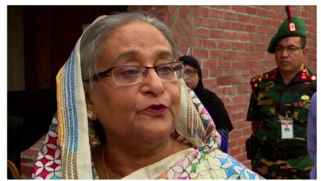 ഷെയ്ഖ് ഹസീനയുടെ തുടർയാത്ര എങ്ങോട്ടെന്ന് വ്യക്തമാക്കാതെ കേന്ദ്രം; ബംഗ്ലാദേശ് സംഭവങ്ങളിൽ മൗനം തുടർന്ന് ഇന്ത്യ ഷെയ്ഖ് ഹസീനയുടെ തുടർയാത്ര എങ്ങോട്ടെന്ന് വ്യക്തമാക്കാതെ കേന്ദ്രം; ബംഗ്ലാദേശ് സംഭവങ്ങളിൽ മൗനം തുടർന്ന് ഇന്ത്യ