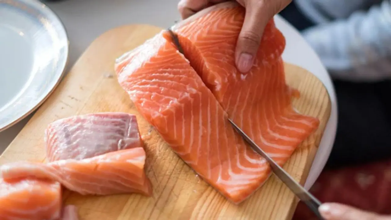 Health Tips: സാൽമൺ മത്സ്യം ഡയറ്റില്‍ ഉള്‍പ്പെടുത്തൂ, ചില ഗുണങ്ങളുണ്ട്