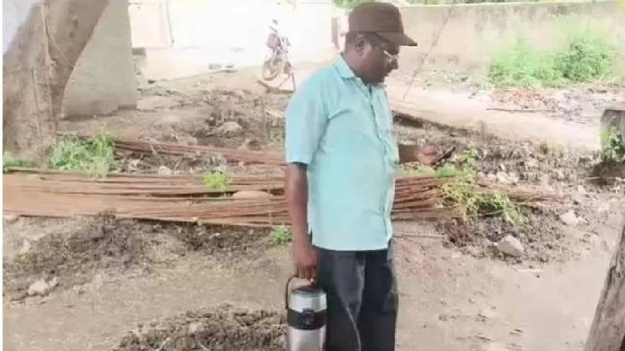 5 രൂപയുടെ ചായ വിറ്റ് മാസം ലക്ഷങ്ങൾ; തൊഴിലെന്ത് എന്നതിലല്ല കാര്യം, എങ്ങനെ ചെയ്യുന്നുവെന്നതിലാണ് കാര്യം