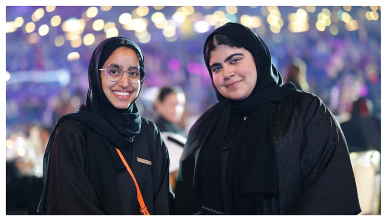 മലയാളം പറഞ്ഞ് വൈറലായി. ദുരന്തസമയത്ത് കേരളത്തെ മറന്നില്ല; വയനാടിനായി സംഭാവന നൽകി നൂറയും മറിയവും മലയാളം പറഞ്ഞ് വൈറലായി. ദുരന്തസമയത്ത് കേരളത്തെ മറന്നില്ല; വയനാടിനായി സംഭാവന നൽകി നൂറയും മറിയവും