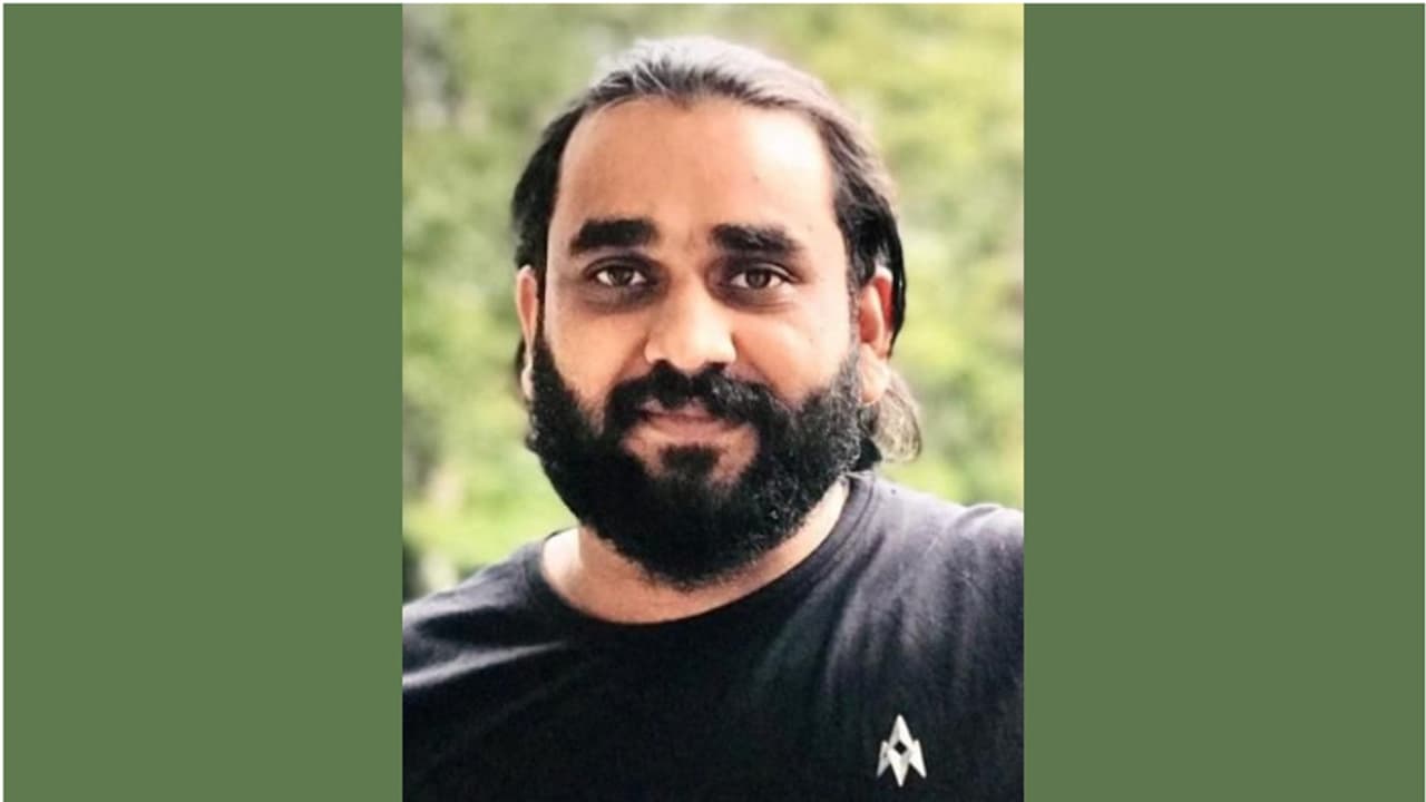 കുടുംബം നാട്ടിലേക്ക് പോയി രണ്ടാം ദിവസം പ്രവാസി മലയാളി ഹൃദയാഘാതം മൂലം മരിച്ചു കുടുംബം നാട്ടിലേക്ക് പോയി രണ്ടാം ദിവസം പ്രവാസി മലയാളി ഹൃദയാഘാതം മൂലം മരിച്ചു