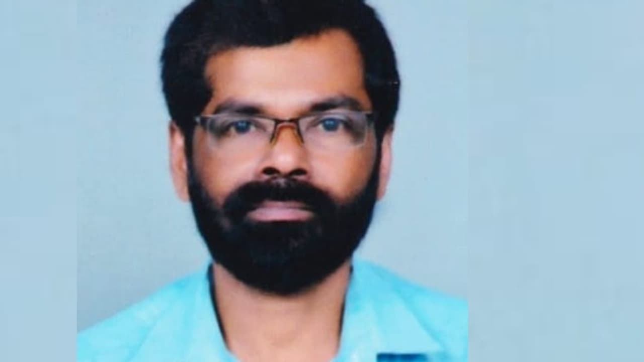 വര്‍ക്കല നഗരസഭ ഉദ്യോഗസ്ഥനെ തൂങ്ങിമരിച്ച നിലയില്‍ കണ്ടെത്തി