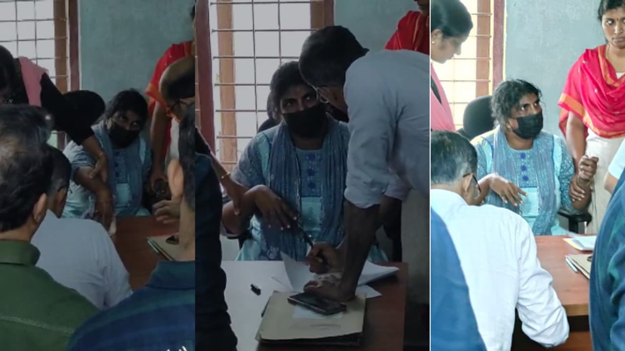 പത്തനംതിട്ടയിൽ കൈക്കൂലി വാങ്ങിയ എഞ്ചിനീയർ പിടിയിൽ; വാങ്ങിയത് 37,000 രൂപ പത്തനംതിട്ടയിൽ കൈക്കൂലി വാങ്ങിയ എഞ്ചിനീയർ പിടിയിൽ; വാങ്ങിയത് 37,000 രൂപ