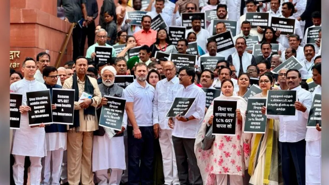ಆರೋಗ್ಯ ವಿಮೆಗೂ GST: ಸಚಿವ ಗಡ್ಕರಿ ವಿರೋಧದ ನಂತರ ವಿಪಕ್ಷ ಸಂಸದರಿಂದಲೂ ವಿರೋಧ ಆರೋಗ್ಯ ವಿಮೆಗೂ GST: ಸಚಿವ ಗಡ್ಕರಿ ವಿರೋಧದ ನಂತರ ವಿಪಕ್ಷ ಸಂಸದರಿಂದಲೂ ವಿರೋಧ