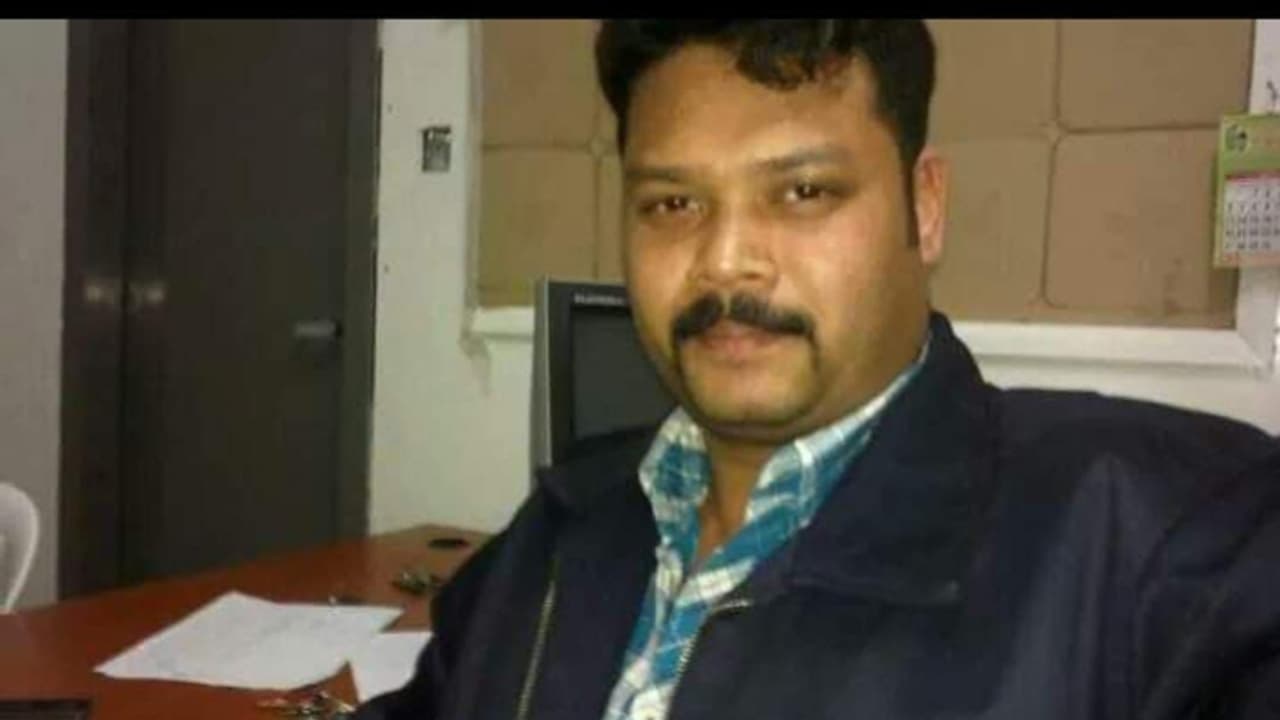 ഒറ്റക്ക് താമസിക്കുന്ന യുവാവിന്റെ മൃതദേഹം വീട്ടില്‍ അഴുകിയ നിലയില്‍