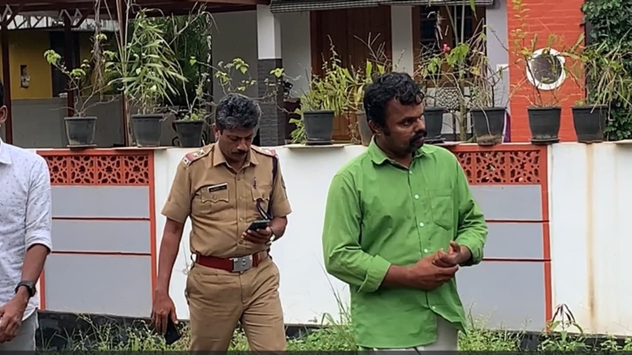 വീടുകൾ കുത്തിത്തുറന്ന് കവര്‍ച്ച, ശേഷം മുങ്ങി നടക്കും, ഒടുവിൽ വലയിലായത് പെൺ സുഹൃത്തിനെ കാണാൻ എത്തിയപ്പോൾ