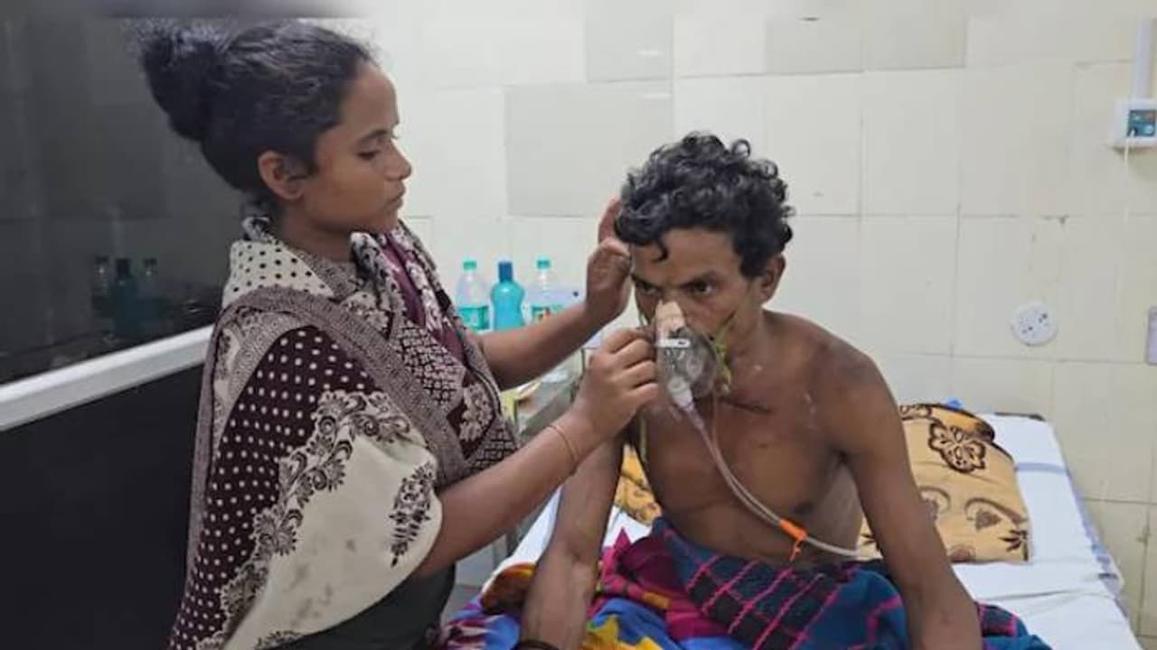 മുഖംമൂടി ധരിച്ച്, മാരകായുധങ്ങളുമായി അച്ഛനെ അക്രമിക്കുന്ന 4 പേർ, 17 കാരി മടിച്ചുനിന്നില്ല, ഒറ്റയ്ക്ക് നേരിട്ടു മുഖംമൂടി ധരിച്ച്, മാരകായുധങ്ങളുമായി അച്ഛനെ അക്രമിക്കുന്ന 4 പേർ, 17 കാരി മടിച്ചുനിന്നില്ല, ഒറ്റയ്ക്ക് നേരിട്ടു