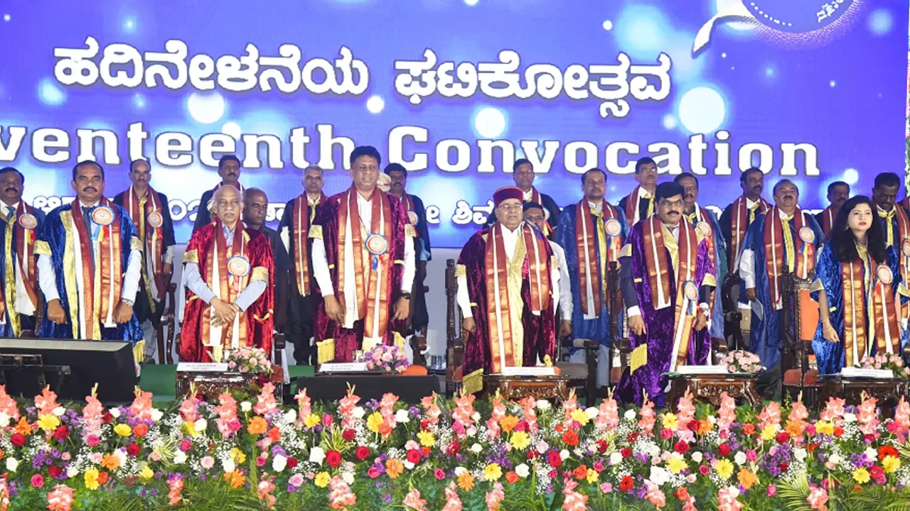 ದೇಶ ಅಭಿವೃದ್ಧಿ ಪಥದಲ್ಲಿ ಸಾಗಲು ಶಿಕ್ಷಣ ಪ್ರಮುಖ ಅಸ್ತ್ರ: ರಾಜ್ಯಪಾಲ ಥಾವರ್ ಚಂದ್ ಗೆಹ್ಲೋಟ್ ದೇಶ ಅಭಿವೃದ್ಧಿ ಪಥದಲ್ಲಿ ಸಾಗಲು ಶಿಕ್ಷಣ ಪ್ರಮುಖ ಅಸ್ತ್ರ: ರಾಜ್ಯಪಾಲ ಥಾವರ್ ಚಂದ್ ಗೆಹ್ಲೋಟ್