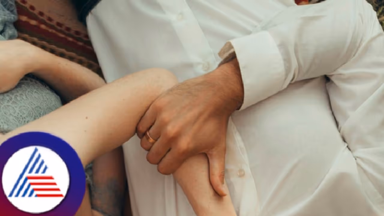 ಮಾತಾಡೋದಕ್ಕೂ, ಸೆಕ್ಸ್ಗೂ ಹಣ ಕೇಳ್ತಿದ್ದ ಪತ್ನಿಗೆ ಪತಿ ವಿಚ್ಛೇದನ ಮಾತಾಡೋದಕ್ಕೂ, ಸೆಕ್ಸ್ಗೂ ಹಣ ಕೇಳ್ತಿದ್ದ ಪತ್ನಿಗೆ ಪತಿ ವಿಚ್ಛೇದನ