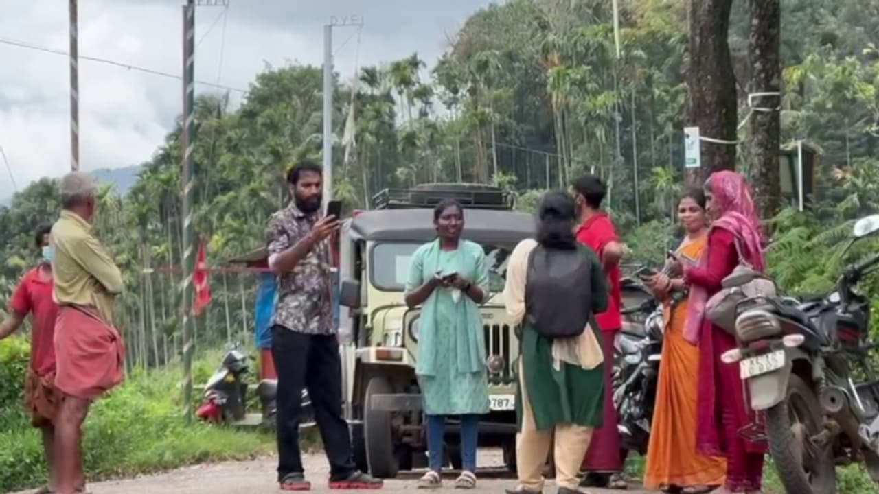വയനാട്ടിലുണ്ടായത് ഭൂചലനമല്ലെന്ന് സ്ഥിരീകരണം; പ്രദേശത്ത് പരിശോധന തുടരുന്നു, പ്രകമ്പനം ആകാമെന്ന് വിദഗ്ധര് വയനാട്ടിലുണ്ടായത് ഭൂചലനമല്ലെന്ന് സ്ഥിരീകരണം; പ്രദേശത്ത് പരിശോധന തുടരുന്നു, പ്രകമ്പനം ആകാമെന്ന് വിദഗ്ധര്