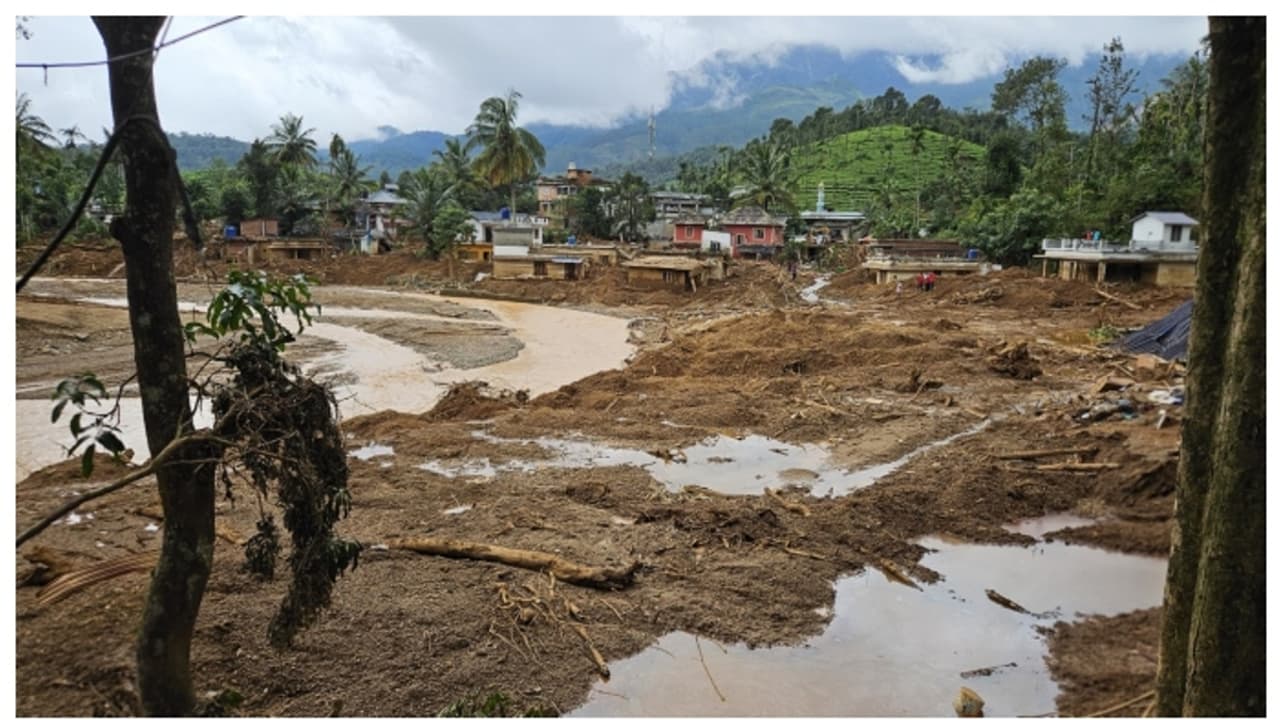 അടിയന്തര ധനസഹായം ലഭിച്ചില്ല, കൂടുതൽ പേർ പരാതിയുമായി രംഗത്ത്; തകർന്ന കടകള്‍ക്കും നഷ്ടപരിഹാരം പ്രഖ്യാപിച്ചില്ല