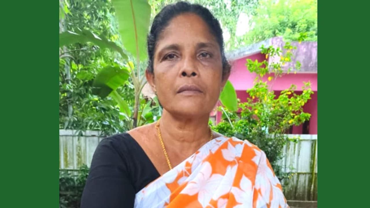 മദ്യപിച്ച് തമ്മിലടി, പൊലീസിൽ അറിയിച്ചതോടെ പക; അതിഥി തൊഴിലാളികൾ വീട്ടമ്മയെ ആക്രമിച്ചു, വസ്ത്രം വലിച്ച് കീറി