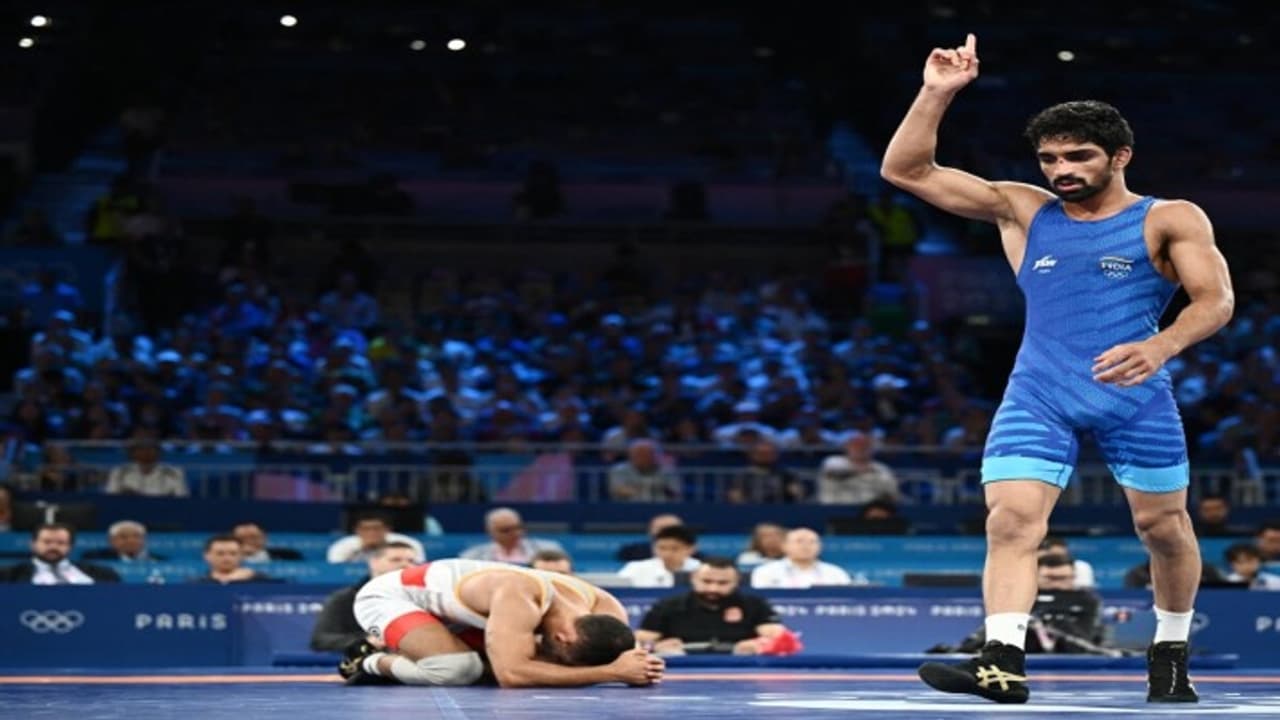 विनेश की तरह अमन सेहरावत भी हो गये थे ओवर वेट, रात भर किया जतन...और सुबह होते ही रच दिया इतिहास विनेश की तरह अमन सेहरावत भी हो गये थे ओवर वेट, रात भर किया जतन...और सुबह होते ही रच दिया इतिहास