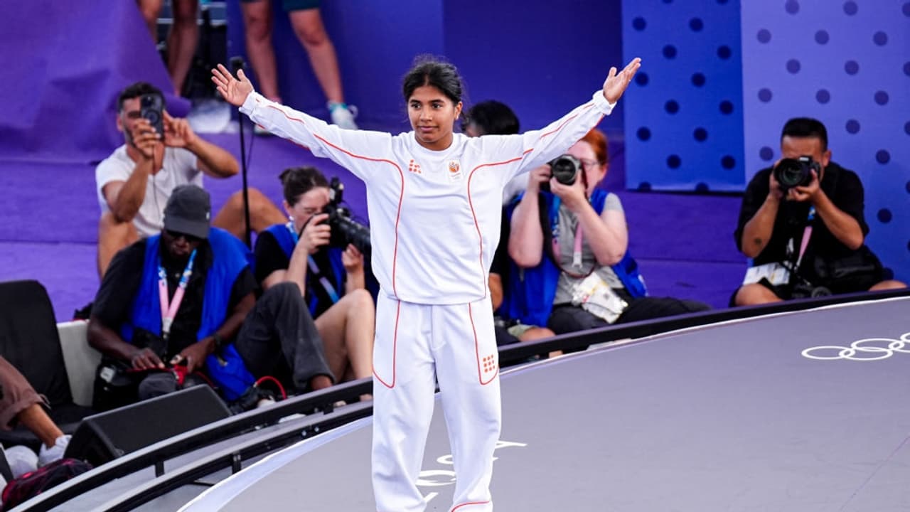 ബ്രേക്ക് ഡാന്സിൽ ആദ്യ ജയം സ്വന്തമാക്കി ചരിത്രം കുറിച്ച് നെതർലന്ഡ്സിന്റെ 'ഇന്ത്യ'; മടക്കം നാലാം സ്ഥാനവുമായി ബ്രേക്ക് ഡാന്സിൽ ആദ്യ ജയം സ്വന്തമാക്കി ചരിത്രം കുറിച്ച് നെതർലന്ഡ്സിന്റെ 'ഇന്ത്യ'; മടക്കം നാലാം സ്ഥാനവുമായി