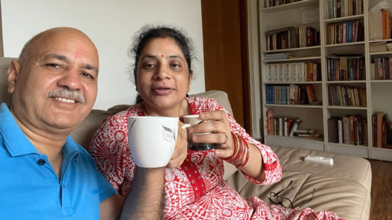 'Azaadi ki subah...' Manish Sisodia drops first pic with wife after SC grants bail in Delhi liquor policy case 'Azaadi ki subah...' Manish Sisodia drops first pic with wife after SC grants bail in Delhi liquor policy case