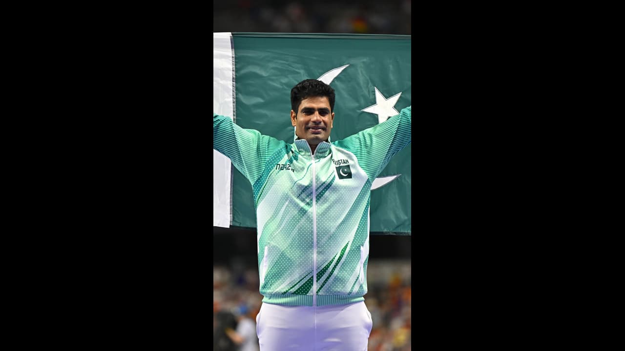 வரலாற்றில் முதல் முறை – தங்கப் பதக்கம் வென்ற ஒலிம்பிக் வீரர் அர்ஷத் நதீமிற்கு ராணுவம், போலீஸ் பாதுகாப்பு! வரலாற்றில் முதல் முறை – தங்கப் பதக்கம் வென்ற ஒலிம்பிக் வீரர் அர்ஷத் நதீமிற்கு ராணுவம், போலீஸ் பாதுகாப்பு!