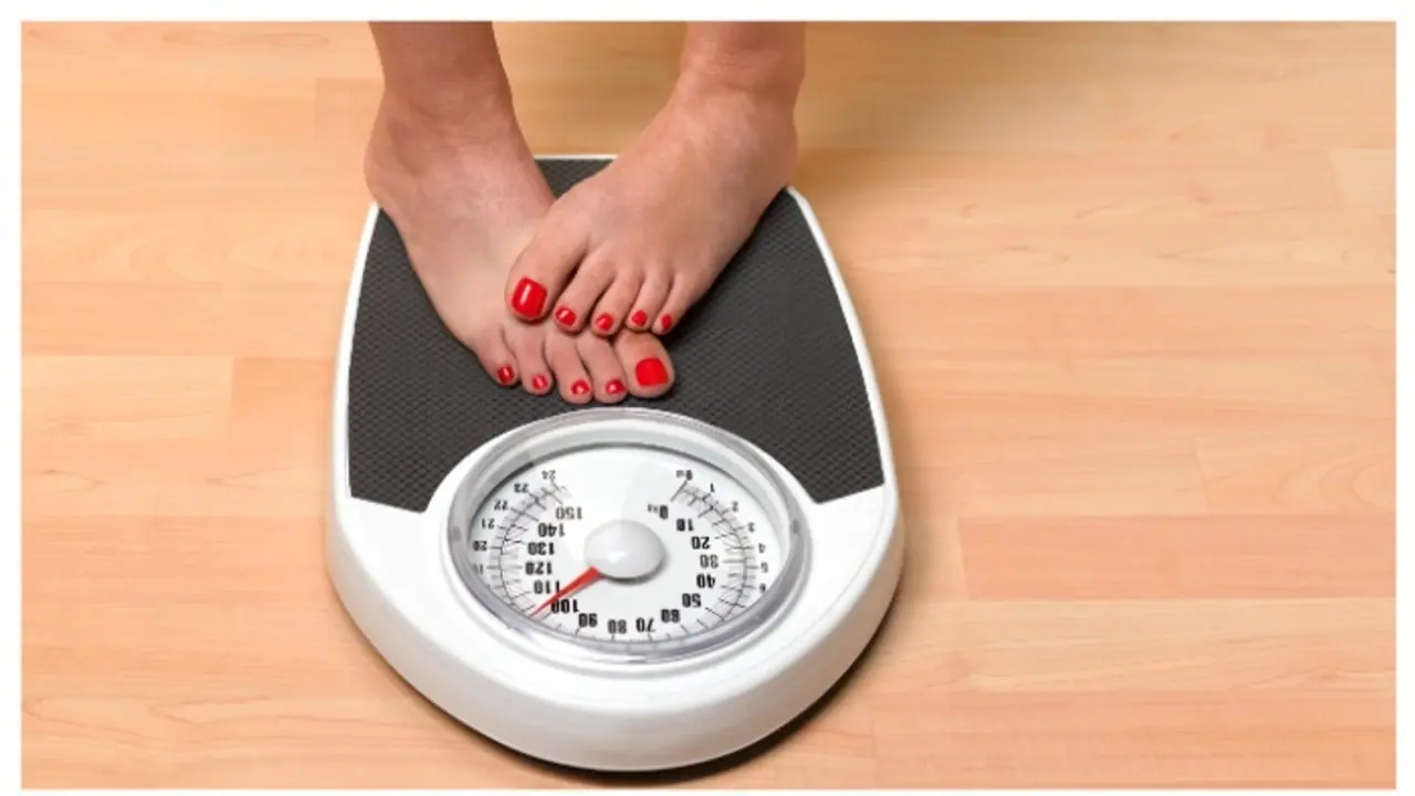 Health Tips : പെട്ടെന്ന് ശരീരഭാരം കൂടുന്നുണ്ടോ? കാരണങ്ങൾ ഇതാകാം Health Tips : പെട്ടെന്ന് ശരീരഭാരം കൂടുന്നുണ്ടോ? കാരണങ്ങൾ ഇതാകാം