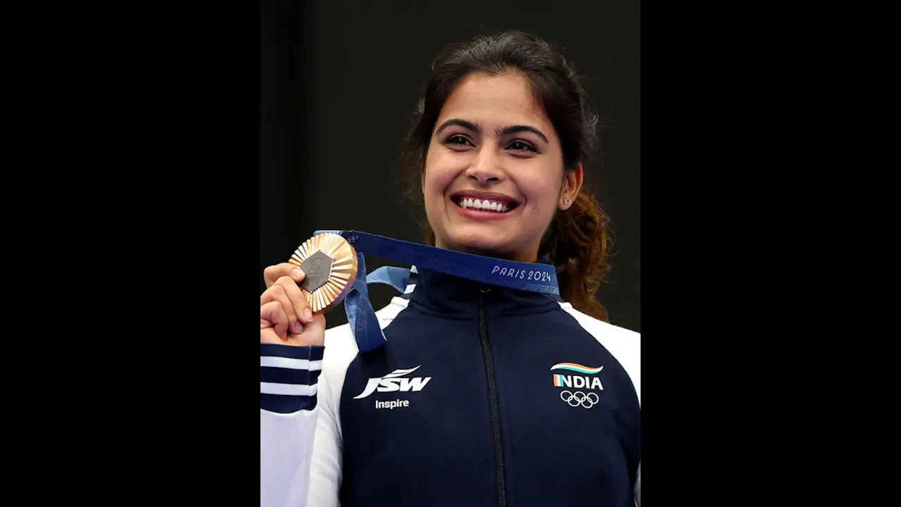 Paris Olympics 2024 Closing Ceremony: தேசிய கொடியை ஏந்தி அணி வகுப்பு நடத்தும் பிஆர் ஸ்ரீஜேஷ், மனு பாக்கர்!