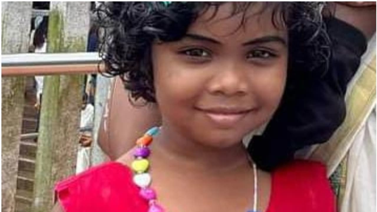 5 വയസുകാരി വീടിന് സമീപത്തെ കുളത്തിൽ വീണ് മരിച്ച നിലയിൽ 5 വയസുകാരി വീടിന് സമീപത്തെ കുളത്തിൽ വീണ് മരിച്ച നിലയിൽ