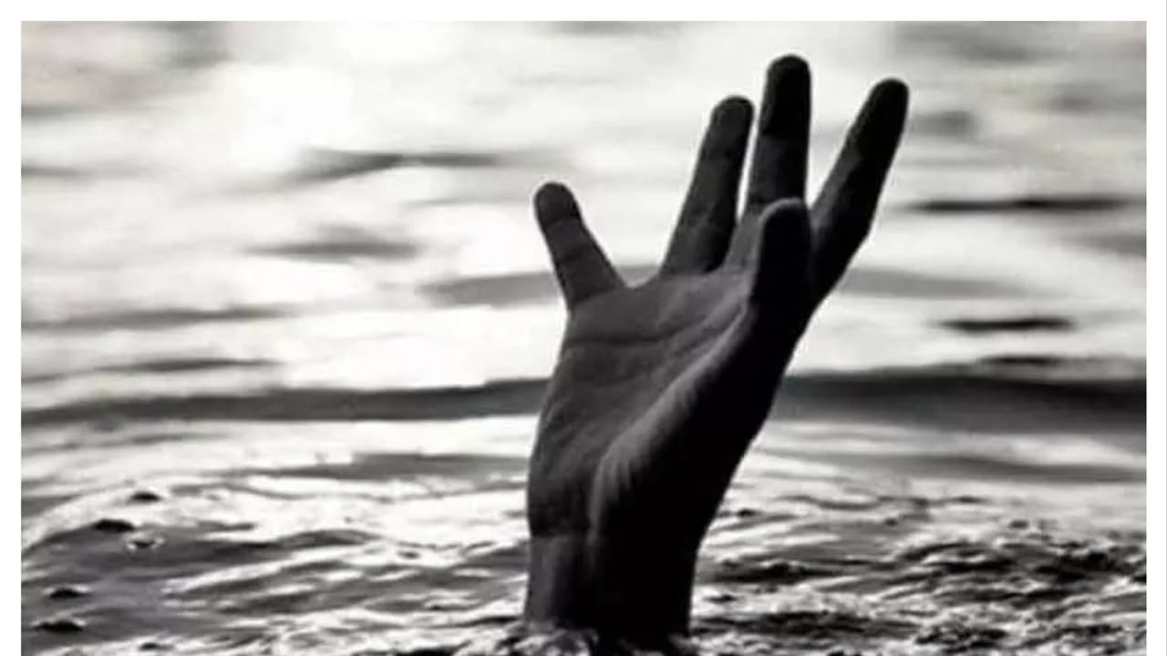 ஆற்றில் விழுந்த ஒருவரை காப்பாற்ற முயன்று அடுத்தடுத்து பறிபோன 7 உயிர்கள்; சோகத்தில் மூழ்கிய ஒட்டுமொத்த கிராமம்