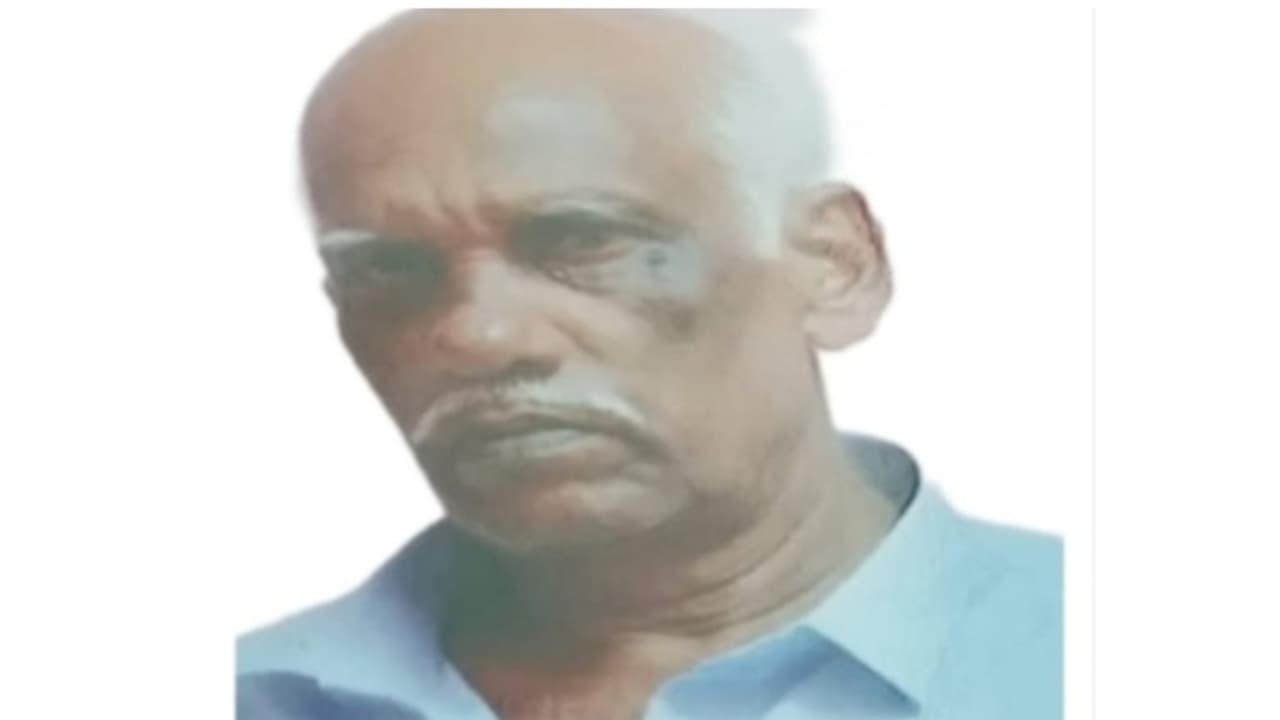 ദേശീയപാതയിൽ ബൈക്കും സ്കൂട്ടറും കൂട്ടിയിടിച്ച് ഗൃഹനാഥൻ മരിച്ചു ദേശീയപാതയിൽ ബൈക്കും സ്കൂട്ടറും കൂട്ടിയിടിച്ച് ഗൃഹനാഥൻ മരിച്ചു