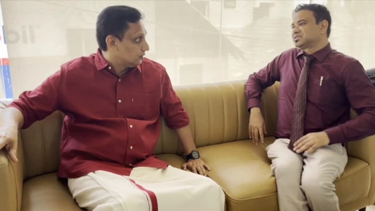 ഈ ഐക്യം രാജ്യത്തിന് മാതൃക, വയനാടിന്റെ അതിജീവനത്തിൽ ഒപ്പമുണ്ടാകും; മന്ത്രി റിയാസിന് ഉറപ്പുനല്കി ഡോ. കഫീൽ ഖാൻ ഈ ഐക്യം രാജ്യത്തിന് മാതൃക, വയനാടിന്റെ അതിജീവനത്തിൽ ഒപ്പമുണ്ടാകും; മന്ത്രി റിയാസിന് ഉറപ്പുനല്കി ഡോ. കഫീൽ ഖാൻ