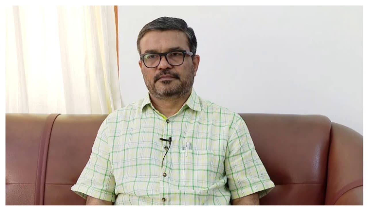 7 വർഷം പൂട്ടിക്കിടന്ന പെട്ടിക്കടയ്ക്ക് 2,12,872 രൂപ വാടക കുടിശിക, നോട്ടീസ് കിട്ടി; ഇടപെടലുമായി എം ബി രാജേഷ്