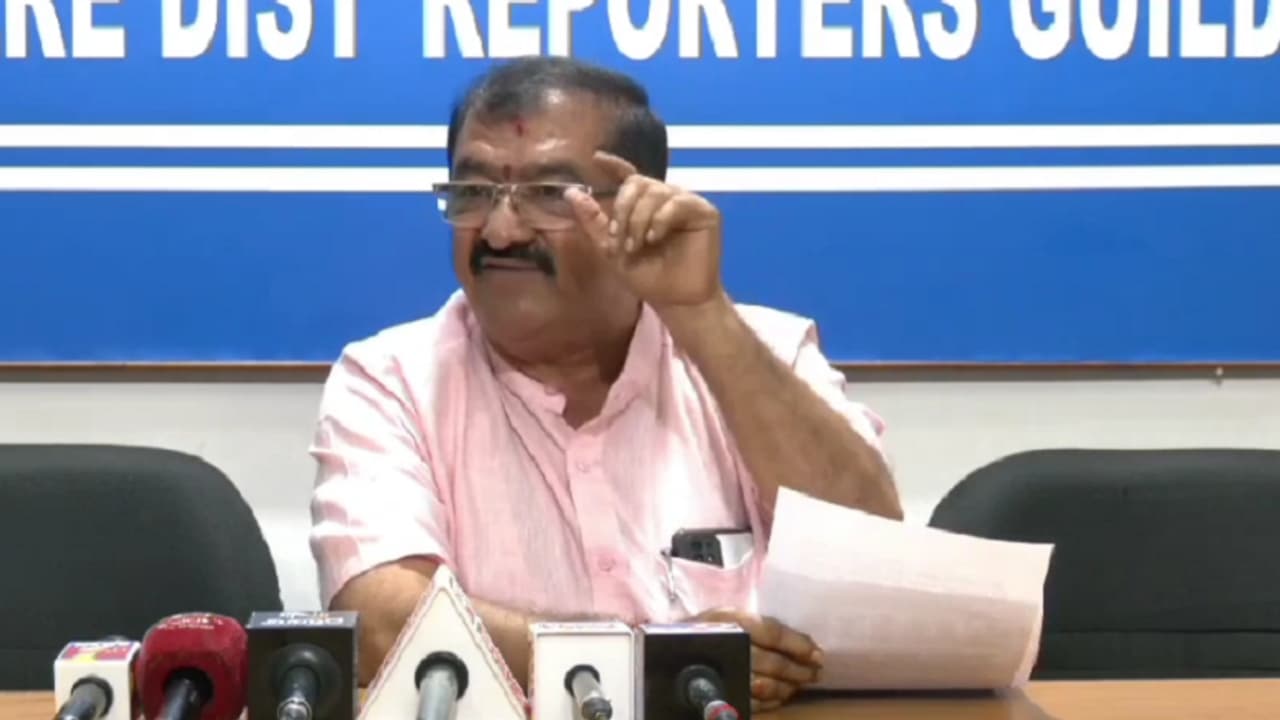 ಮುಡಾ, ವಾಲ್ಮೀಕಿ ಹಗರಣದಲ್ಲಿ ರಾಜ್ಯದ ಜನತೆಗೆ ಎಲ್ಲಾ ರಾಜಕಾರಣಿಗಳಿಂದ ಮೋಸ: ಶಾಸಕ ಬಿ.ಪಿ.ಹರೀಶ್ ಮುಡಾ, ವಾಲ್ಮೀಕಿ ಹಗರಣದಲ್ಲಿ ರಾಜ್ಯದ ಜನತೆಗೆ ಎಲ್ಲಾ ರಾಜಕಾರಣಿಗಳಿಂದ ಮೋಸ: ಶಾಸಕ ಬಿ.ಪಿ.ಹರೀಶ್