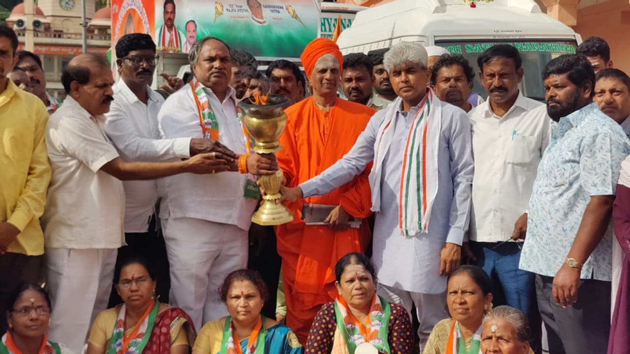 ವಿಜ್ಞಾನ, ತಂತ್ರಜ್ಞಾನ ಬೆಳೆಯುವಲ್ಲಿ ರಾಜೀವ್ ಗಾಂಧಿ ಕೊಡುಗೆ ಅಪಾರ: ಸಿದ್ಧಲಿಂಗ ಸ್ವಾಮೀಜಿ ವಿಜ್ಞಾನ, ತಂತ್ರಜ್ಞಾನ ಬೆಳೆಯುವಲ್ಲಿ ರಾಜೀವ್ ಗಾಂಧಿ ಕೊಡುಗೆ ಅಪಾರ: ಸಿದ್ಧಲಿಂಗ ಸ್ವಾಮೀಜಿ