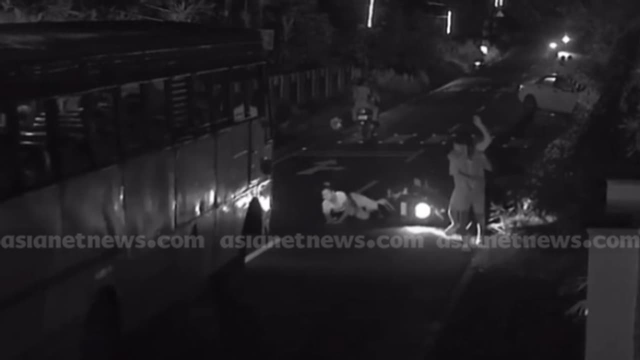 സ്‌കൂട്ടർ റോഡിൽ തെന്നി വീണു, യുവാവ് നടുറോഡിൽ വീണു; എതിരെ വന്ന കെഎസ്ആർടിസി ബസ് കയറി ദാരുണാന്ത്യം