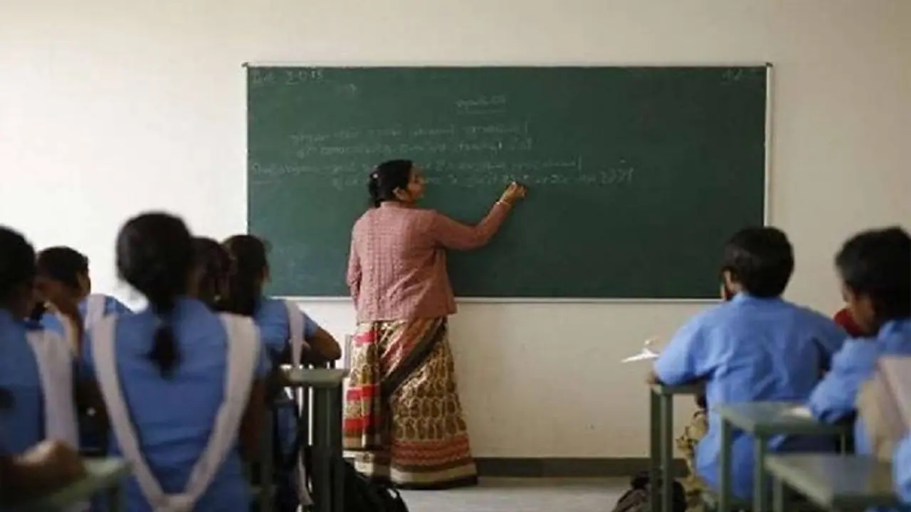 ಹಿಂದೂ ಶಿಕ್ಷಕರಡಿ ಮುಸ್ಲಿಂ ಮಕ್ಕಳು ಓದೋದು ಬೇಡ: 49 ಟೀಚರ್‌ಗಳಿಂದ ಬಲವಂತವಾಗಿ ರಾಜೀನಾಮೆ ಪಡೆದ್ರೂ ತುಟಿ ಬಿಚ್ಚದ ಜಾತ್ಯಾತೀತರು!