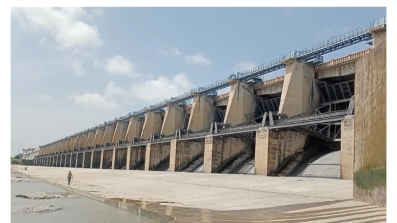 ಟಿಬಿ ಡ್ಯಾಂ ದುರಂತ ಬಳಿಕ ಹೈ ಅಲರ್ಟ್, ಬಸವಸಾಗರ ಜಲಾಶಯದಲ್ಲಿ 2006ರ ದುರ್ಘಟನೆ ಮರುಕಳಿಸದಂತೆ ಎಚ್ಚರಿಕೆ! ಟಿಬಿ ಡ್ಯಾಂ ದುರಂತ ಬಳಿಕ ಹೈ ಅಲರ್ಟ್, ಬಸವಸಾಗರ ಜಲಾಶಯದಲ್ಲಿ 2006ರ ದುರ್ಘಟನೆ ಮರುಕಳಿಸದಂತೆ ಎಚ್ಚರಿಕೆ!