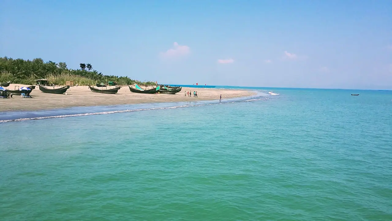 வங்கதேசத்தின் செயின்ட் மார்ட்டின் தீவில் என்ன இருக்கிறது? அமெரிக்கா குறி வைப்பது எதற்காக?