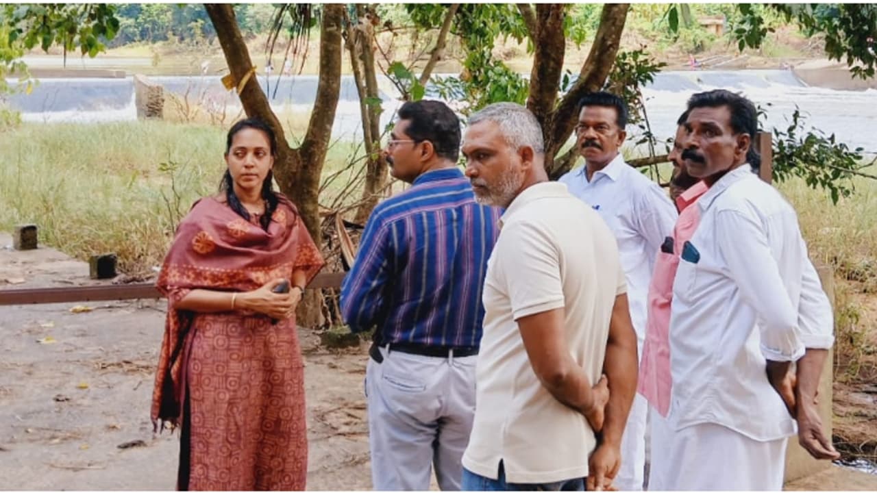 ചീരക്കുഴി വിയറിന് സംഭവിച്ചത് കനത്തനാശം; രണ്ടു കോടി രൂപയ്ക്ക് മുകളില് നഷ്ടമെന്ന് വിലയിരുത്തൽ ചീരക്കുഴി വിയറിന് സംഭവിച്ചത് കനത്തനാശം; രണ്ടു കോടി രൂപയ്ക്ക് മുകളില് നഷ്ടമെന്ന് വിലയിരുത്തൽ