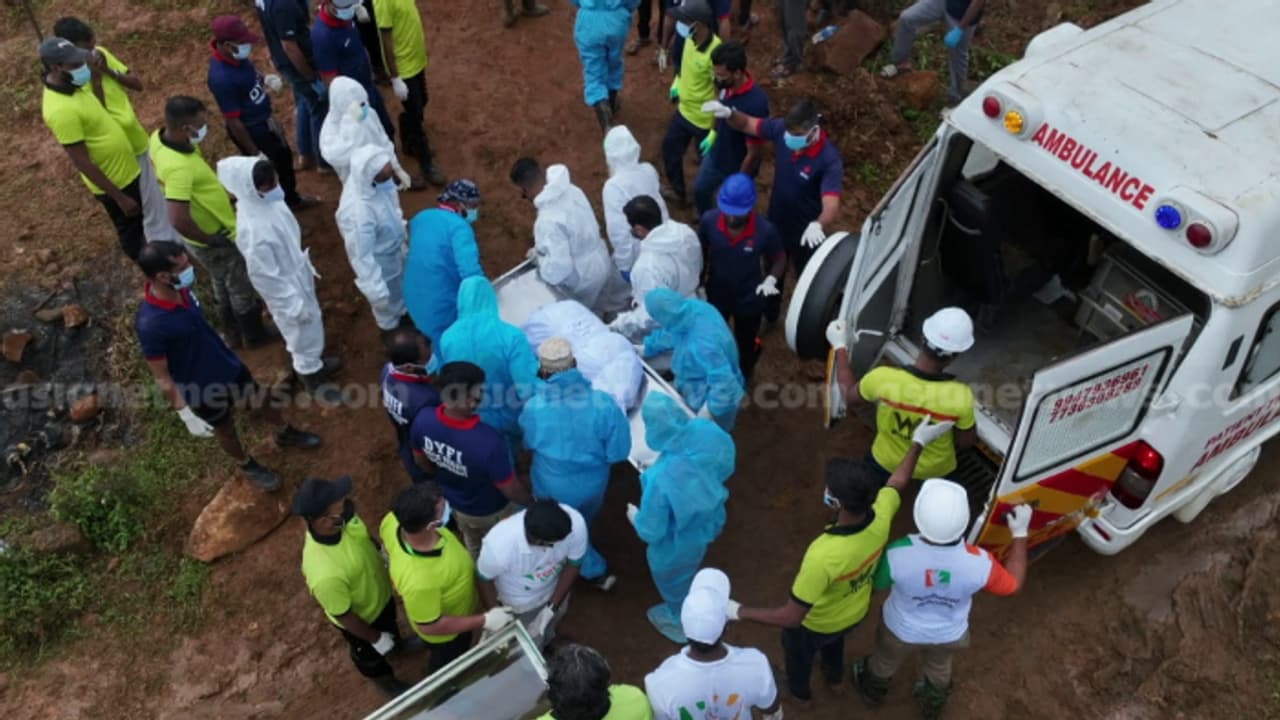 മുണ്ടക്കൈ ഉരുൾപൊട്ടൽ: ഡിഎൻഎ പരിശോധന നിർണായകം, കാണാതായവരുടെ പട്ടിക പുതുക്കാനാകുമെന്ന് പ്രതീക്ഷ മുണ്ടക്കൈ ഉരുൾപൊട്ടൽ: ഡിഎൻഎ പരിശോധന നിർണായകം, കാണാതായവരുടെ പട്ടിക പുതുക്കാനാകുമെന്ന് പ്രതീക്ഷ