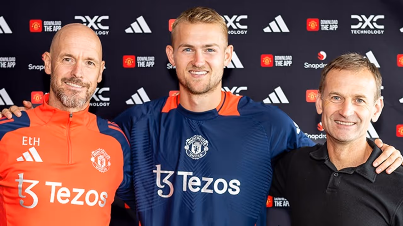 Matthijs De Ligt and Noussair Mazraoui joins Manchester United from Bayern Munich Matthijs De Ligt and Noussair Mazraoui joins Manchester United from Bayern Munich