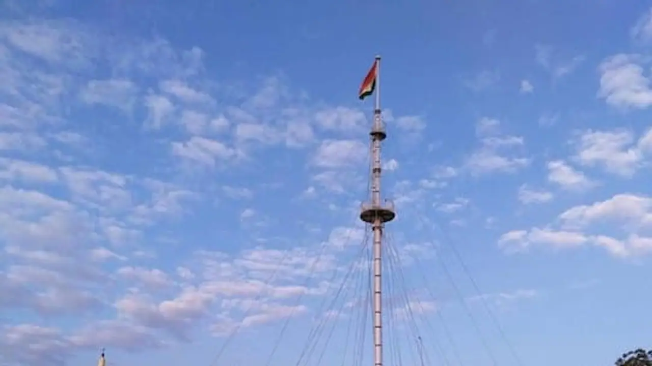 தரை தட்டிய கப்பலில் இருந்து உருவாக்கப்பட்டதா தலைமை செயலக கோட்டை கொத்தள கொடிக்கம்பம்? வெளியான ருசிகர தகவல் தரை தட்டிய கப்பலில் இருந்து உருவாக்கப்பட்டதா தலைமை செயலக கோட்டை கொத்தள கொடிக்கம்பம்? வெளியான ருசிகர தகவல்