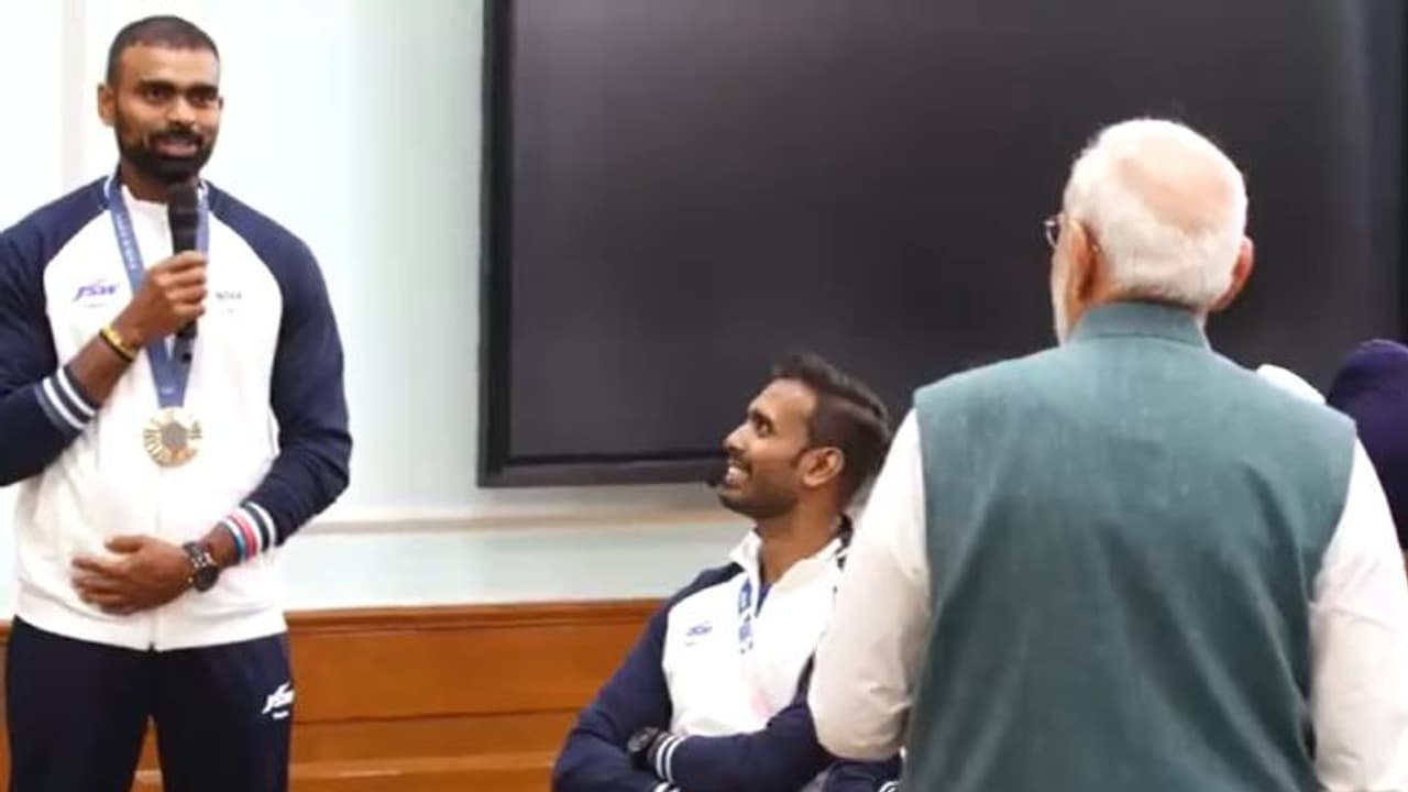 വിരമിക്കാനുള്ള തീരുമാനം നേരത്തെ എടുത്തിരുന്നോ?, പ്രധാനമന്ത്രിയുടെ ചോദ്യത്തിന് മറുപടി നല്കി ശ്രീജേഷ് വിരമിക്കാനുള്ള തീരുമാനം നേരത്തെ എടുത്തിരുന്നോ?, പ്രധാനമന്ത്രിയുടെ ചോദ്യത്തിന് മറുപടി നല്കി ശ്രീജേഷ്