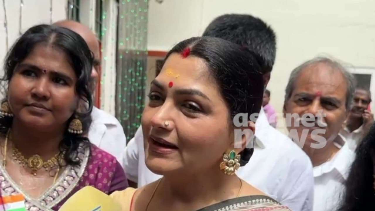 ബുദ്ധിയും സൗന്ദര്യവുമുള്ള സ്ത്രീകൾ രാഷ്ട്രീയത്തിലിറങ്ങുന്നത് ഡിഎംകെക്ക് പിടിക്കില്ല, അവർ അസ്വസ്ഥരാണ്: ഖുശ്ബു