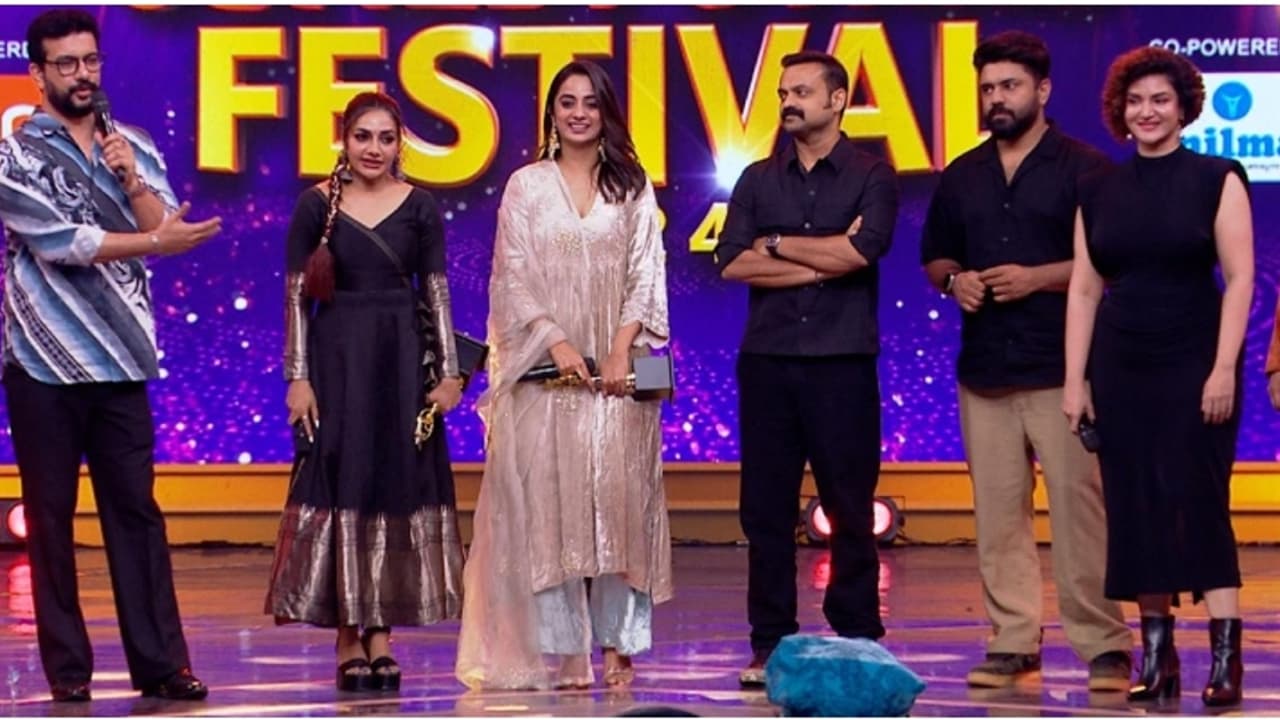 ഏഷ്യാനെറ്റും മിമിക്രി ആർട്ടിസ്റ്റ് അസോസിയേഷനും ഒന്നിച്ച മെഗാസ്റ്റേജ് ഷോ കോമഡി സ്റ്റാർസ് ഫെസ്റ്റിവൽ 