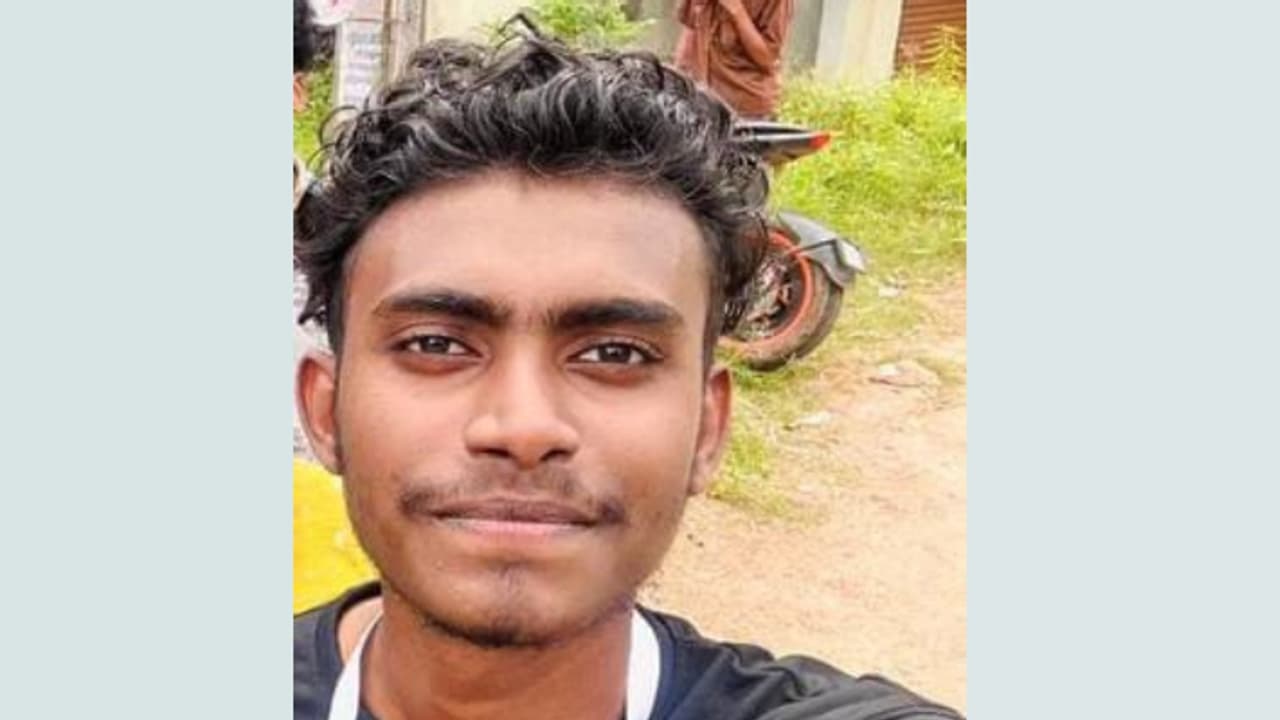 'അപ്പൂപ്പനൊപ്പം വെറ്റില കൃഷി', വെറ്റില പറിക്കുന്നതിനിടെ ഏണിയിൽ നിന്ന് വീണ 18കാരന് ദാരുണാന്ത്യം