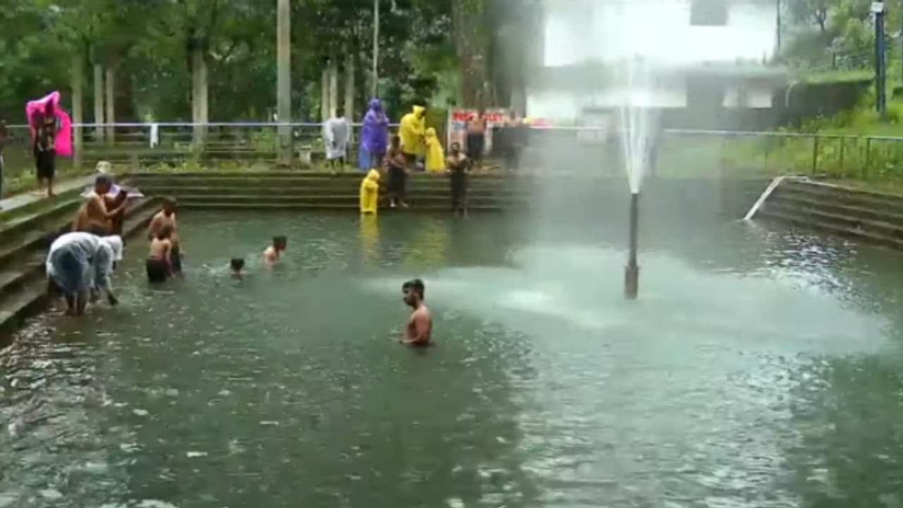 ശബരിമല സന്നിധാനത്തെ ഭസ്മക്കുളം മാറ്റിസ്ഥാപിക്കും; തറക്കല്ലിടൽ ഇന്ന് ശബരിമല സന്നിധാനത്തെ ഭസ്മക്കുളം മാറ്റിസ്ഥാപിക്കും; തറക്കല്ലിടൽ ഇന്ന്
