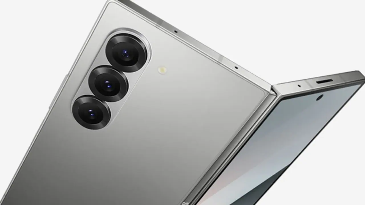 മടക്കി പോക്കറ്റിലാക്കാന്‍ ഇതാണവസരം; ഗ്യാലക്‌സി സ്സെഡ് ഫോള്‍ഡ് 6നും ഫ്ലിപ് 6നും ആകര്‍ഷകമായ ഓഫര്‍