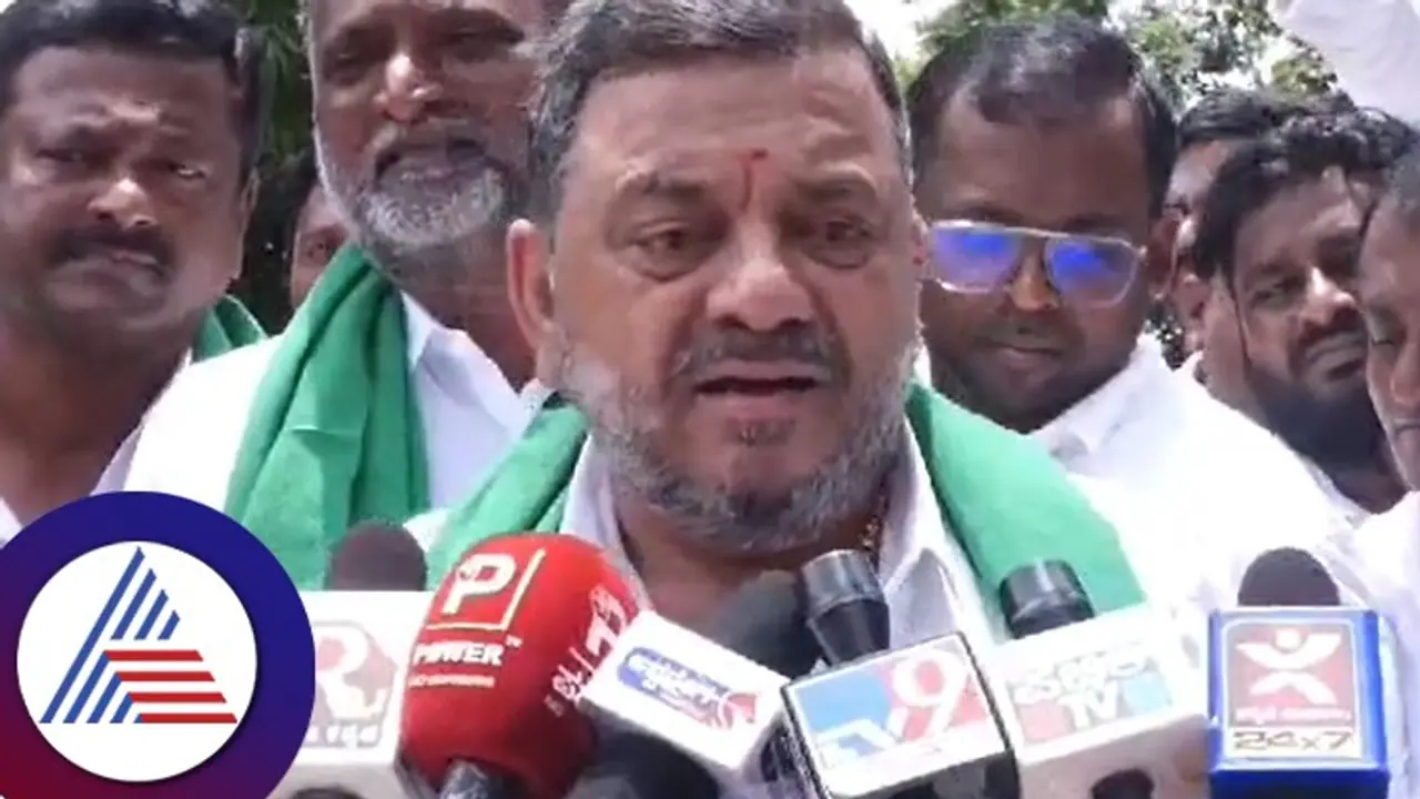 ಸಿದ್ದರಾಮಯ್ಯ ಯಾವುದೇ ತಪ್ಪು ಮಾಡಿಲ್ಲ, ಸಿಎಂ ಸ್ಥಾನಕ್ಕೆ ರಾಜೀನಾಮೆ ಕೊಡಲ್ಲ: ಸಚಿವ ಎಸ್ಎಸ್ ಮಲ್ಲಿಕಾರ್ಜುನ ಸಿದ್ದರಾಮಯ್ಯ ಯಾವುದೇ ತಪ್ಪು ಮಾಡಿಲ್ಲ, ಸಿಎಂ ಸ್ಥಾನಕ್ಕೆ ರಾಜೀನಾಮೆ ಕೊಡಲ್ಲ: ಸಚಿವ ಎಸ್ಎಸ್ ಮಲ್ಲಿಕಾರ್ಜುನ