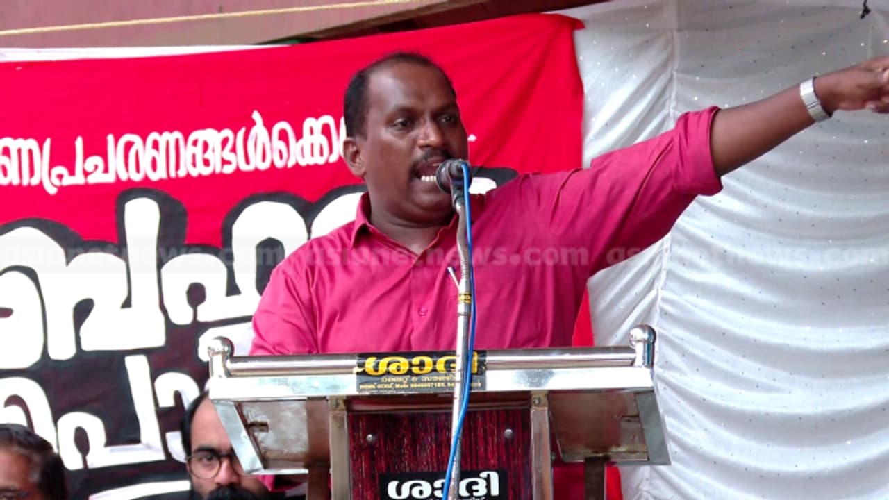 കാഫിർ സ്ക്രീൻഷോട്ട് ഉണ്ടാക്കിയത് റിബേഷല്ലെന്ന് ഡിവൈഎഫ്ഐ, നുണ പരിശോധനയ്ക്ക് തയ്യാർ, വടകരയിൽ വിശദീകരണ യോഗം കാഫിർ സ്ക്രീൻഷോട്ട് ഉണ്ടാക്കിയത് റിബേഷല്ലെന്ന് ഡിവൈഎഫ്ഐ, നുണ പരിശോധനയ്ക്ക് തയ്യാർ, വടകരയിൽ വിശദീകരണ യോഗം