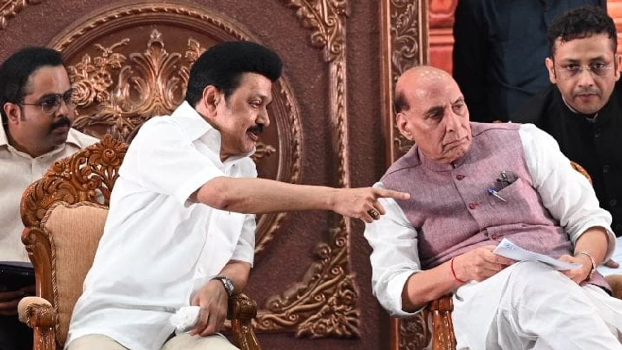 கருணாநிதி விளிம்பு நிலை மக்களுக்காக போராடியவர் ராஜ்நாத் சிங் புகழாரம்