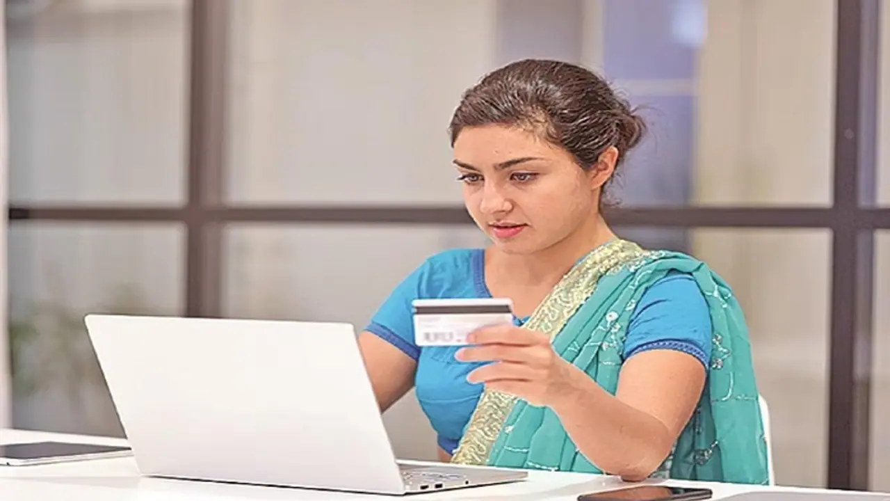 Bank Money Deposit : ದೇಶದ ಹೆಣ್ಣುಮಕ್ಕಳ ಬಳಿ ಹಣವೇ ಇಲ್ಲ ಎಂದ ಕೇಂದ್ರ ಸರ್ಕಾರದ ವರದಿ! Bank Money Deposit : ದೇಶದ ಹೆಣ್ಣುಮಕ್ಕಳ ಬಳಿ ಹಣವೇ ಇಲ್ಲ ಎಂದ ಕೇಂದ್ರ ಸರ್ಕಾರದ ವರದಿ!